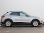 Volkswagen T-Roc Life | Stoelverwarming | Adaptive Cruise | Carplay & Android Auto | LED | Parkeerhulp |