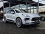 Porsche Macan 3.0 S | PASM LUCHTVERING | PANORAMA/SCHUIF-KANTELDAK | BOSE AUDIO | 14-WEG STOELEN | ACHTERUITRIJCAMERA | ELEKTR.TREKHAAK | 21 INCH 911 TURBO VELG | KRIJTGRIJS |