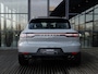 Porsche Macan 3.0 S | PASM LUCHTVERING | PANORAMA/SCHUIF-KANTELDAK | BOSE AUDIO | 14-WEG STOELEN | ACHTERUITRIJCAMERA | ELEKTR.TREKHAAK | 21 INCH 911 TURBO VELG | KRIJTGRIJS |