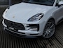 Porsche Macan 3.0 S | PASM LUCHTVERING | PANORAMA/SCHUIF-KANTELDAK | BOSE AUDIO | 14-WEG STOELEN | ACHTERUITRIJCAMERA | ELEKTR.TREKHAAK | 21 INCH 911 TURBO VELG | KRIJTGRIJS |