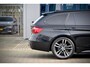 BMW 3-Serie Touring 320i M Sport / Panorama / Leder / NL Auto / 19 Inch / Shadowline / LED