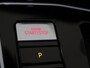Volkswagen Golf 1.4 eHybrid GTE | Head-up display | Parkeerassistent | Adaptieve cruise control | Dodehoek detectie | CarPlay | 3-zone airco | Parkeersensoren |