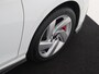 Volkswagen Golf 1.4 eHybrid GTE | Head-up display | Parkeerassistent | Adaptieve cruise control | Dodehoek detectie | CarPlay | 3-zone airco | Parkeersensoren |