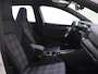 Volkswagen Golf 1.4 eHybrid GTE | Head-up display | Parkeerassistent | Adaptieve cruise control | Dodehoek detectie | CarPlay | 3-zone airco | Parkeersensoren |