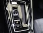 Volkswagen Golf 1.4 eHybrid GTE | Head-up display | Parkeerassistent | Adaptieve cruise control | Dodehoek detectie | CarPlay | 3-zone airco | Parkeersensoren |