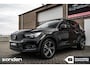 Volvo XC40 2.0 B4 AWD R-Design|Panorama|360º|H&K|Keyless|LED