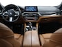 BMW 5-Serie 520i Corporate Lease High Executive | M-Pakket | Comfortstoelen + geheugen | Ele.wegklapbare Trekhaak | Adaptieve LED | HUD | Camera | DAB | Navigatie | Apple CarPlay/Android Auto |