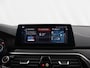 BMW 5-Serie 520i Corporate Lease High Executive | M-Pakket | Comfortstoelen + geheugen | Ele.wegklapbare Trekhaak | Adaptieve LED | HUD | Camera | DAB | Navigatie | Apple CarPlay/Android Auto |