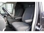 Volkswagen Transporter 2.0 TDI L2 Highline 150PK AUT. LED, ADAPT. CRUISE, TREKHAAK, NAVI, AIRCO, VOORRUIT VERWARMING, PARKEERSENSOREN, NL AUTO, NAP