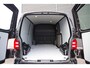 Volkswagen Transporter 2.0 TDI L2 Highline 150PK AUT. LED, ADAPT. CRUISE, TREKHAAK, NAVI, AIRCO, VOORRUIT VERWARMING, PARKEERSENSOREN, NL AUTO, NAP