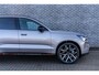 Volvo EX90 Twin Motor Ultra 7p. | 7-Zits | Long Range | Google | Stoelverwarming Voor + Achter | Panoramadak | Head-Up Display | Getint Glas | Bowers & Wilkins Audio | Adaptieve Cruise Control | Massage | Keyless | Stuurverwarming | Pilot Assist | 22" LM