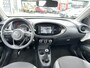 Toyota Aygo X 1.0 VVT-i MT Play RIJKLAAR | Airco | Camera | Cruise Control Adaptief | Navi via App