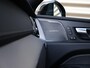 Volvo XC60 T6 Plug-in hybrid AWD Ultra Black Edition | Uit voorraad leverbaar | Harman Kardon | Panoramadak