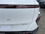 Hyundai Kona Electric Premium 65.4 kWh | Uit voorraad leverbaar | Adaptieve Cruise Control | Stoelverwarming | Stuurwielverwarming | Stoelventilatie | Lederen bekleding | Geheugenfunctie bestuurdersstoel |