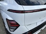 Hyundai Kona Electric Premium 65.4 kWh | Uit voorraad leverbaar | Adaptieve Cruise Control | Stoelverwarming | Stuurwielverwarming | Stoelventilatie | Lederen bekleding | Geheugenfunctie bestuurdersstoel |