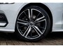 Volvo V60 2.0 B3 Momentum Advantage | Trekhaak | Advantage Styling Pack l Getint Glas | 19" | CarPlay |