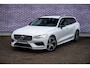 Volvo V60 2.0 B3 Momentum Advantage | Trekhaak | Advantage Styling Pack l Getint Glas | 19" | CarPlay |