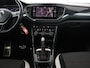 Volkswagen T-Roc 1.5 TSI Sport | 1e eigenaar | Panoramadak | Stoelverwarming | Camera | Carplay | Adaptive cruise | Navigatie | Full LED | Virtual Cockpit | Getint glas | Climate control