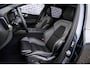 Volvo XC60 T6 Plug-in hybrid AWD Plus Black Edition | Luchtvering | Harman Kardon | Head up display | Panoramadak | 360 graden camera | 22 inch | Heico diffusor |