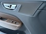 Volvo XC60 2.0 T8 Twin Engine AWD Momentum | Luchtvering | Trekhaak | Carplay/android auto | parkeersensoren V+A | Leder | Schuif/kantel panoramadak |