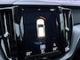 Volvo XC60 2.0 T8 Twin Engine AWD Momentum | Luchtvering | Trekhaak | Carplay/android auto | parkeersensoren V+A | Leder | Schuif/kantel panoramadak |