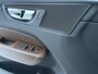 Volvo XC60 2.0 T8 Twin Engine AWD Momentum | Luchtvering | Trekhaak | Carplay/android auto | parkeersensoren V+A | Leder | Schuif/kantel panoramadak |