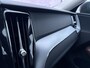 Volvo XC60 2.0 T8 Twin Engine AWD Momentum | Luchtvering | Trekhaak | Carplay/android auto | parkeersensoren V+A | Leder | Schuif/kantel panoramadak |