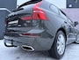 Volvo XC60 2.0 T8 Twin Engine AWD Momentum | Luchtvering | Trekhaak | Carplay/android auto | parkeersensoren V+A | Leder | Schuif/kantel panoramadak |