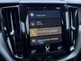 Volvo XC60 2.0 T8 Twin Engine AWD Momentum | Luchtvering | Trekhaak | Carplay/android auto | parkeersensoren V+A | Leder | Schuif/kantel panoramadak |
