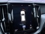 Volvo XC60 2.0 T8 Twin Engine AWD Momentum | Luchtvering | Trekhaak | Carplay/android auto | parkeersensoren V+A | Leder | Schuif/kantel panoramadak |