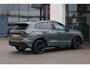 Volkswagen Tiguan 1.5 eHybrid R-Line Edition 272PK / 200kW DSG, Demonstratie voertuig (beschikbaar per 1 september 2026), geluidssysteem 'Harman Kardon', achteruitrijcamera (rear view), 20" 'York' LMV, black style pakket, panoramadak, draadloos telefoon laden, Apple Carplay & Android Auto, koplampverlichting LED-Matrix (IQ.Lights), dodehoekdetectie (side assist), adaptieve cruise control (acc), digital cockpit pro, elektrische achterklep met sensorsturing, DAB+ etc.
