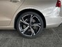 Volvo V60 T8 AWD Ultra Performance Edition Dark | Extra getint glas achter | 19" 5-triplespaaks Glossy Black Diamond Cut