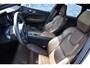 Volvo XC60 2.0 B5 Momentum Exclusive | Panoramadak | Power Seats | Adaptieve Cruise Control | Harman Kardon | 19" | Apple Carplay |