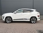 Hyundai Kona Electric Comfort Smart 65.4 kWh / Warmtepomp / Stuur- & Stoelverwarming / Navigatie / Apple Carplay & Android Auto / Vehicle-to-Load (V2L) / Blind-spot Collision Assist / 19"  Lichtmetalen Velgen