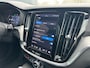 Volvo V60 2.0 T6 Plug-in hybrid AWD Plus Dark | Forest Lake! | 360 camera | Trekhaak | All-seasons | Harman/Kardon | Climate pack |
