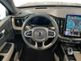 Volvo XC60 T6 Plug-in hybrid AWD Ultra Dark | 21" 5-V Spoke Black Diamond | Luchtvering | Extra getint glas achter