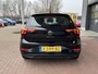 Volkswagen Polo 1.0 TSI Life / Navigatie / Parkeersensoren V+A / Climate control / Draadloze telefoonlader