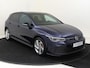 Volkswagen Golf 1.4 eHybrid GTE | SoH 95% | Stoel- en stuurwielverwarming | Navigatie | Adaptieve cruise control | Achteruitrijcamera | 3-zone airco | CarPlay | Sfeerverlichting |