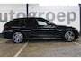 BMW 3-Serie Touring 330e xDrive | M- Sport | Incl. 12 maanden garantie | 292 PK | Panorama dak | 360° camera | Head-up display | Memory sportstoelen | Shadow-line | Dodehoek detectie | Widescreen Display | Apple CarPlay | 19'' Breedset | Stoelverwarming |