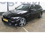 BMW 3-Serie Touring 330e xDrive | M- Sport | Incl. 12 maanden garantie | 292 PK | Panorama dak | 360° camera | Head-up display | Memory sportstoelen | Shadow-line | Dodehoek detectie | Widescreen Display | Apple CarPlay | 19'' Breedset | Stoelverwarming |