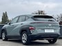 Hyundai Kona 1.6 GDI HEV Comfort | Achteruitrijcamera | Keyless entry | Navigatiesysteem | Parkeersensoren voor en achter | Fabrieksgarantie 02-2029 |