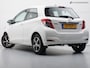 Toyota Yaris 1.0 VVT-i Aspiration Sport (NAVIGATIE,AIRCO,CAMERA,BLUETOOTH,SPORTSTOELEN,LM-VELGEN,NIEUWE APK,TOPCONDITIE)