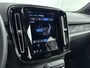 Volvo EX40 Single Motor Extended Range Plus 82 kWh | PDC V+A en Camera | All Season banden | Trekhaak | Stoel + Stuurverwarming | Warmtepomp | Apple Carplay/Android Auto |