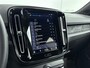 Volvo EX40 Single Motor Extended Range Plus 82 kWh | PDC V+A en Camera | All Season banden | Trekhaak | Stoel + Stuurverwarming | Warmtepomp | Apple Carplay/Android Auto |