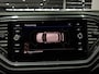Volkswagen T-Roc 1.5 TSI Sport Business R Schuif / kantel dak, Navigatie, Stoel verwarming.