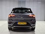 Volkswagen T-Roc 1.5 TSI Sport Business R Schuif / kantel dak, Navigatie, Stoel verwarming.
