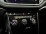 Volkswagen T-Roc 1.5 TSI Sport Business R Schuif / kantel dak, Navigatie, Stoel verwarming.