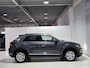 Volkswagen T-Roc 1.5 TSI Sport Business R Schuif / kantel dak, Navigatie, Stoel verwarming.