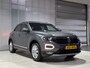 Volkswagen T-Roc 1.5 TSI Sport Business R Schuif / kantel dak, Navigatie, Stoel verwarming.
