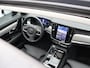 Volvo V90 T8 455PK Plug-in hybrid AWD Ultra Dark / Trekhaak / Head up displ. / Pan. dak / Harman Kardon / 360 camera / Stoel+stuur+achterbankverwarming